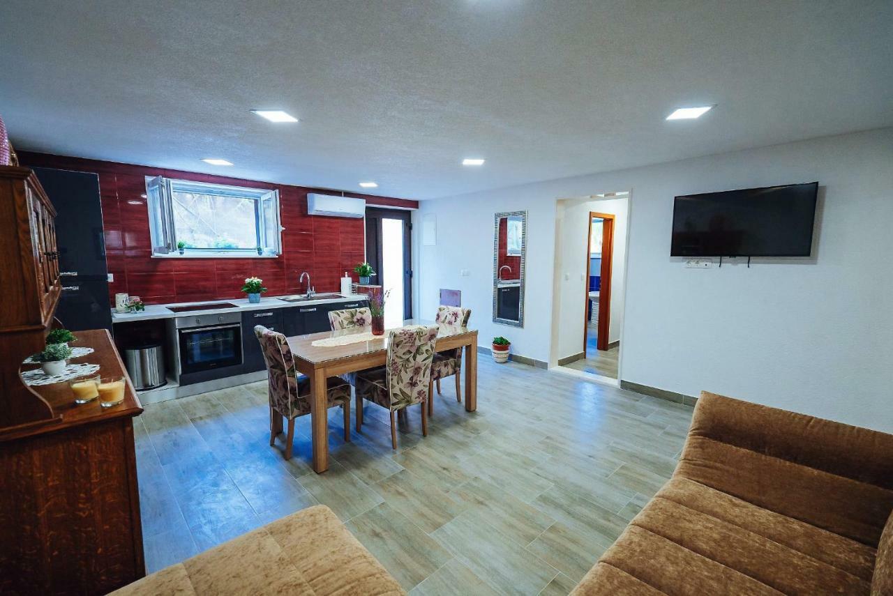 Apartman Kristina Apartment Split Exterior photo